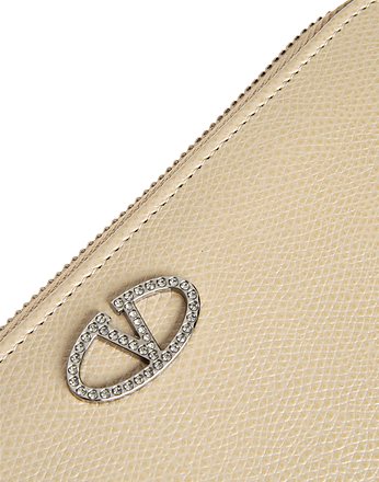 Valentino — e-commerce